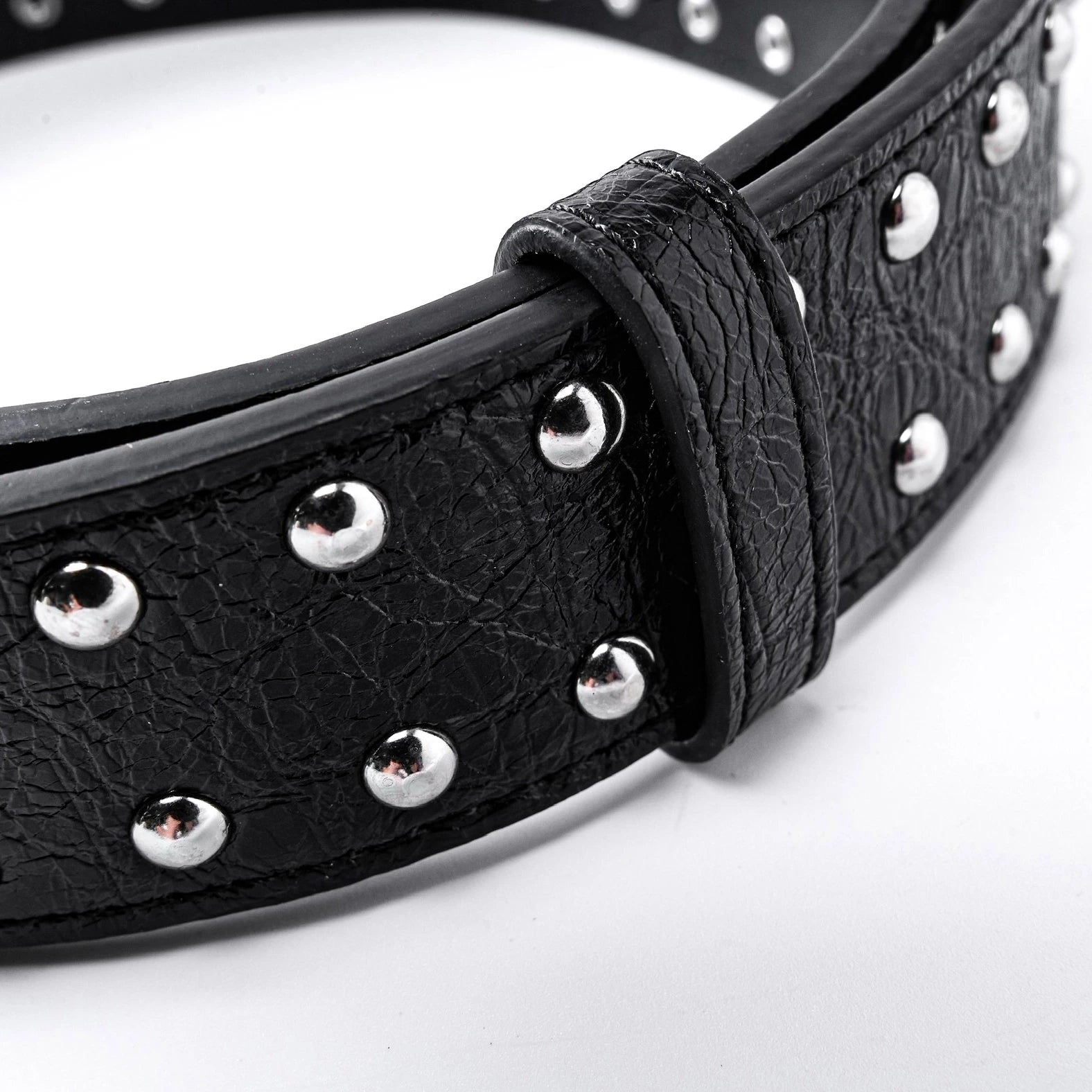 ╋ Cracked Leather Rivet Belt