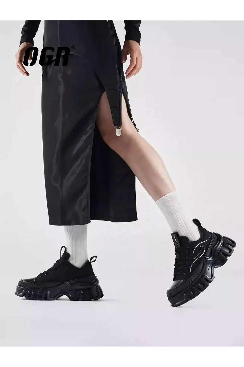 Shen Sneaker