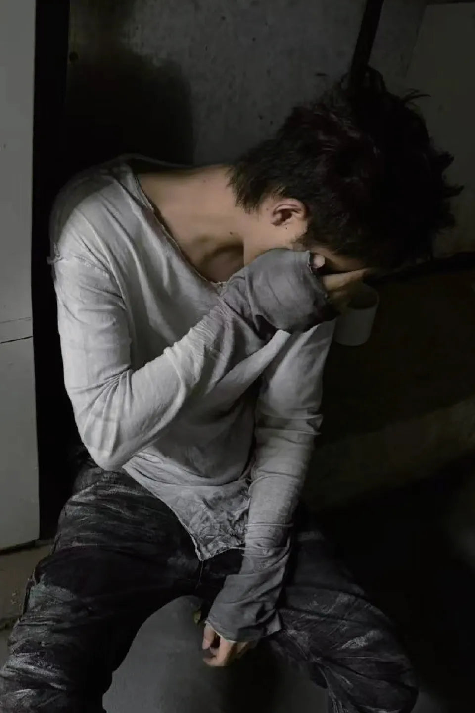 Wrinkled Spray Graphic LS T-shirt