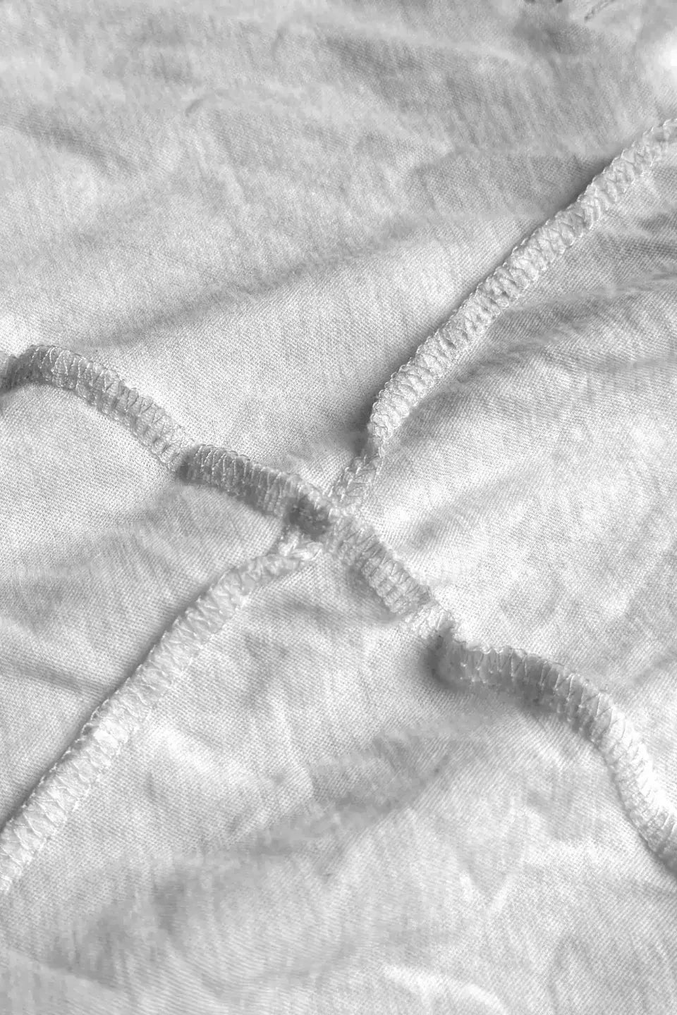 Wrinkled Spray Graphic LS T-shirt