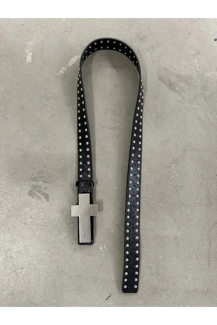 ╋ Cracked Leather Rivet Belt