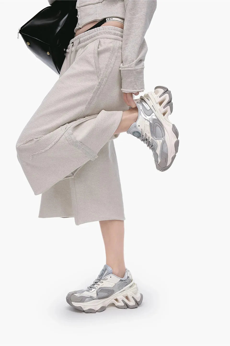 Pioneer Sneaker