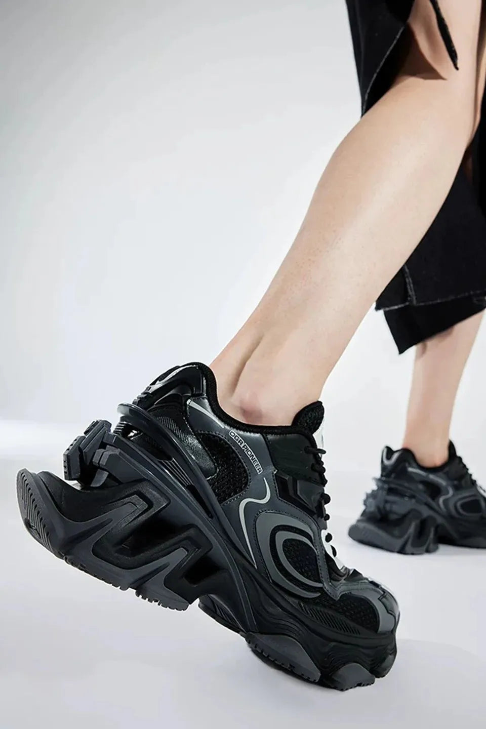 Pioneer Sneaker